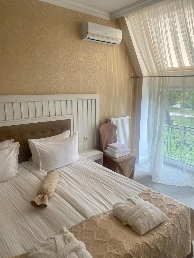 Boutique Hotel Deluxe Kamianets-Podilskyi Ngoại thất bức ảnh
