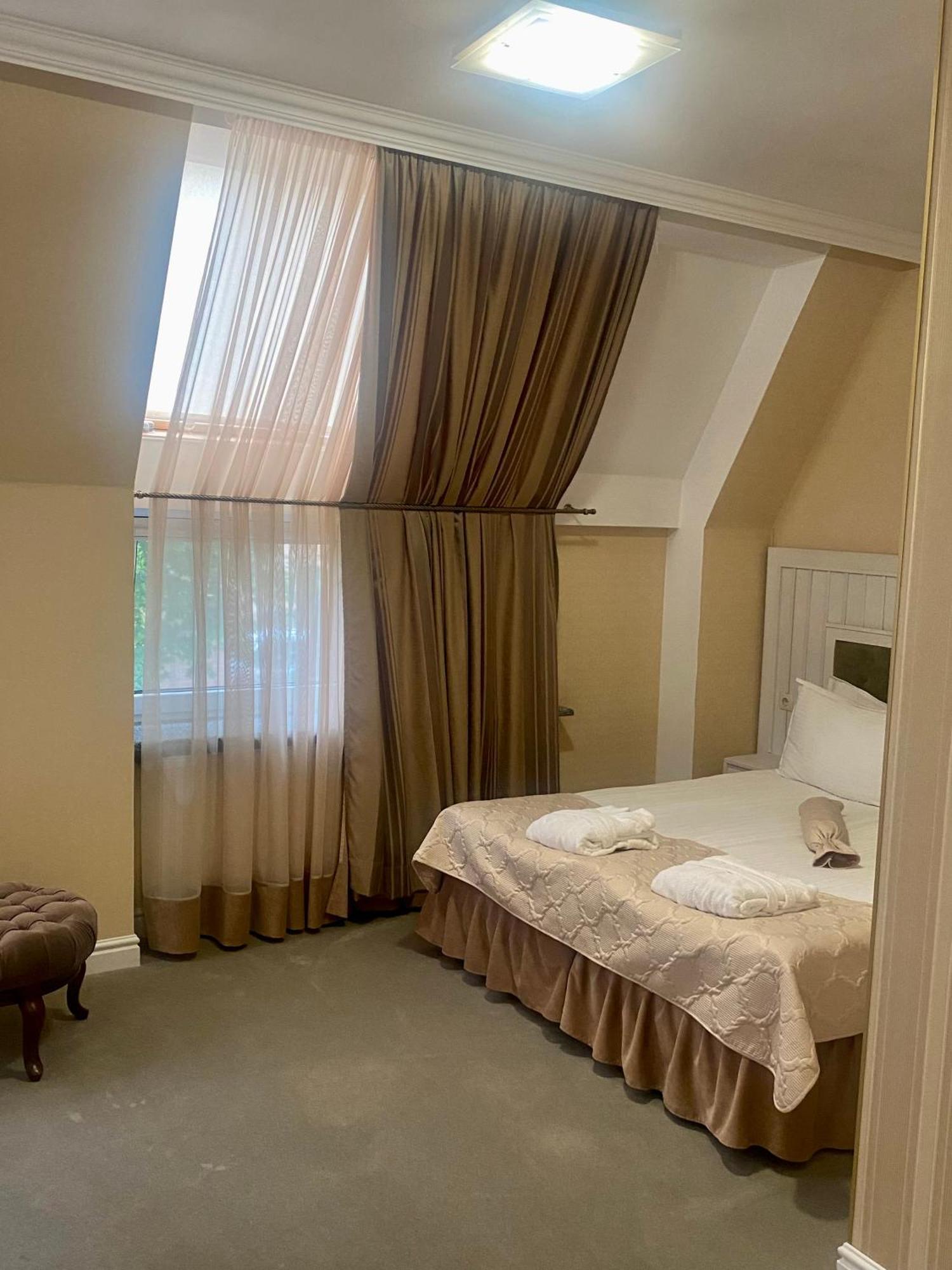 Boutique Hotel Deluxe Kamianets-Podilskyi Ngoại thất bức ảnh