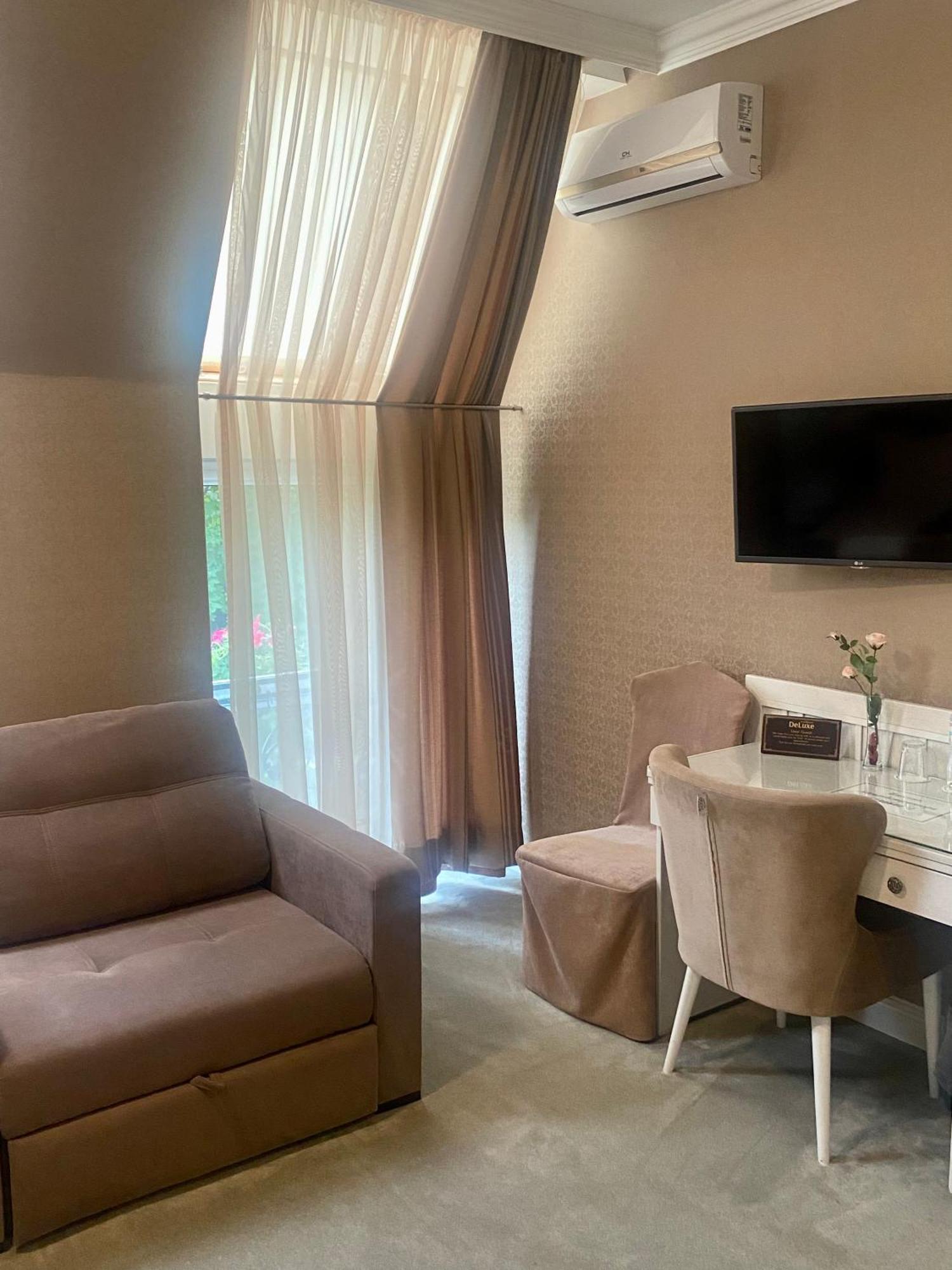 Boutique Hotel Deluxe Kamianets-Podilskyi Ngoại thất bức ảnh