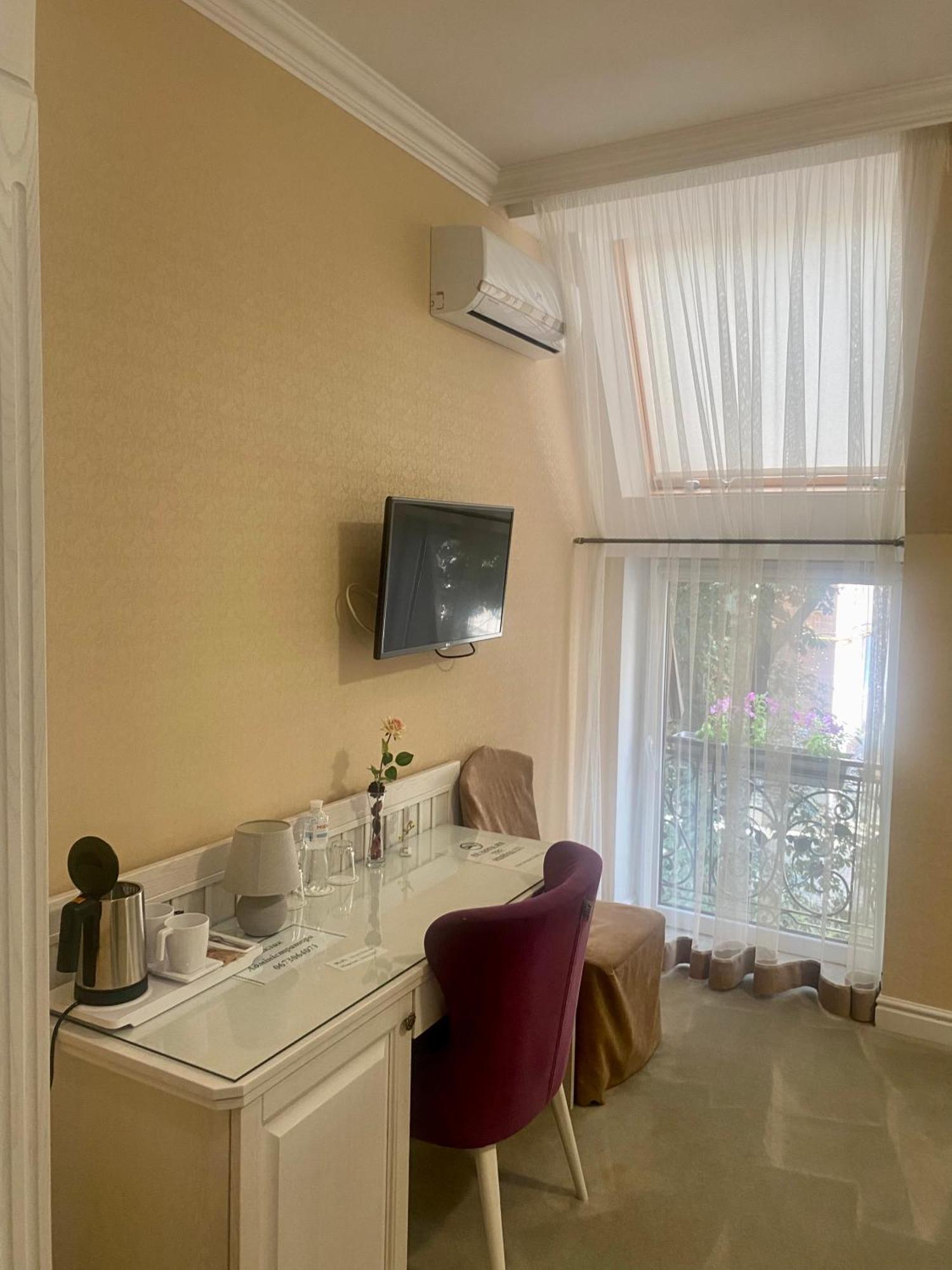 Boutique Hotel Deluxe Kamianets-Podilskyi Ngoại thất bức ảnh