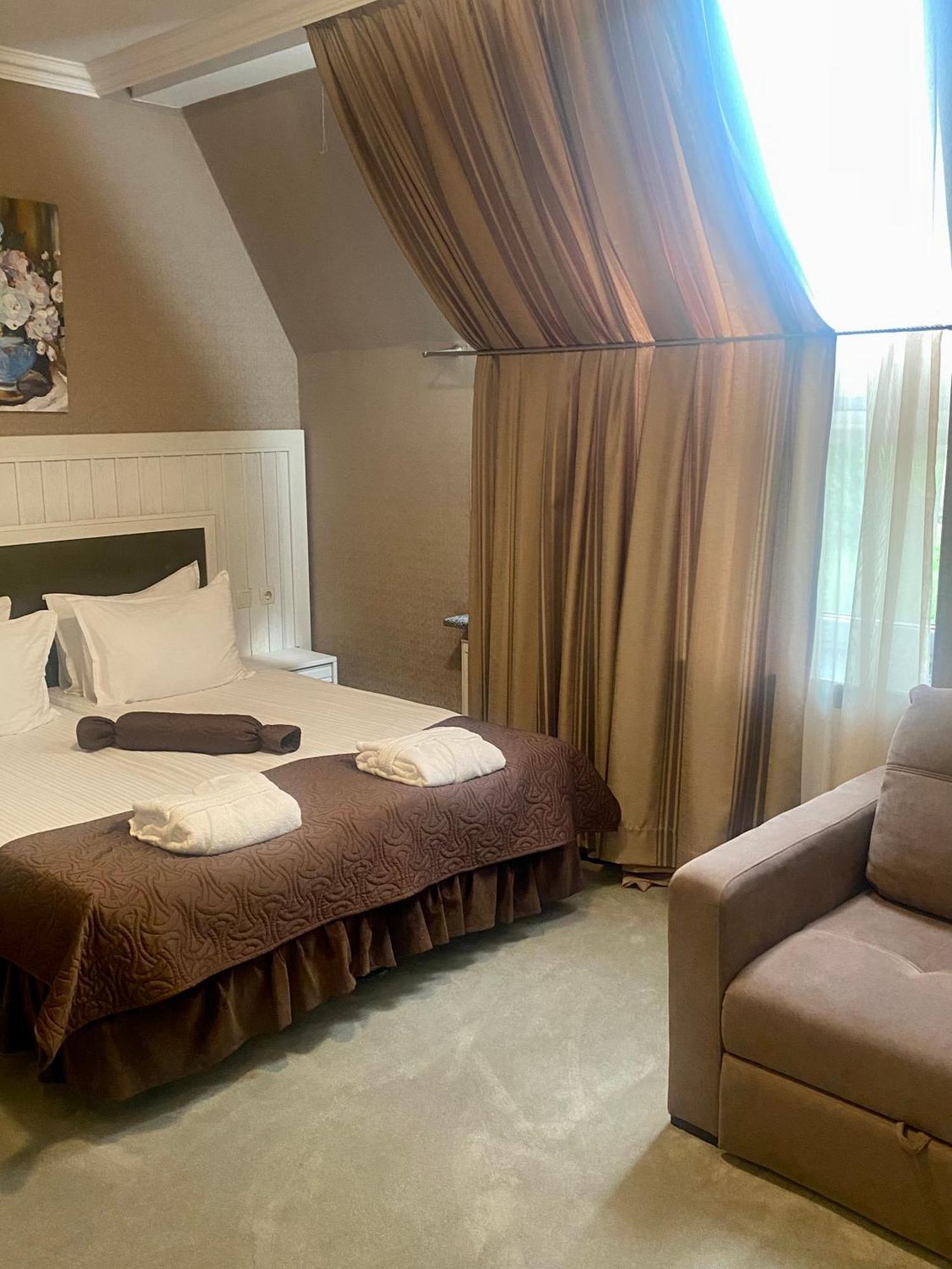 Boutique Hotel Deluxe Kamianets-Podilskyi Ngoại thất bức ảnh