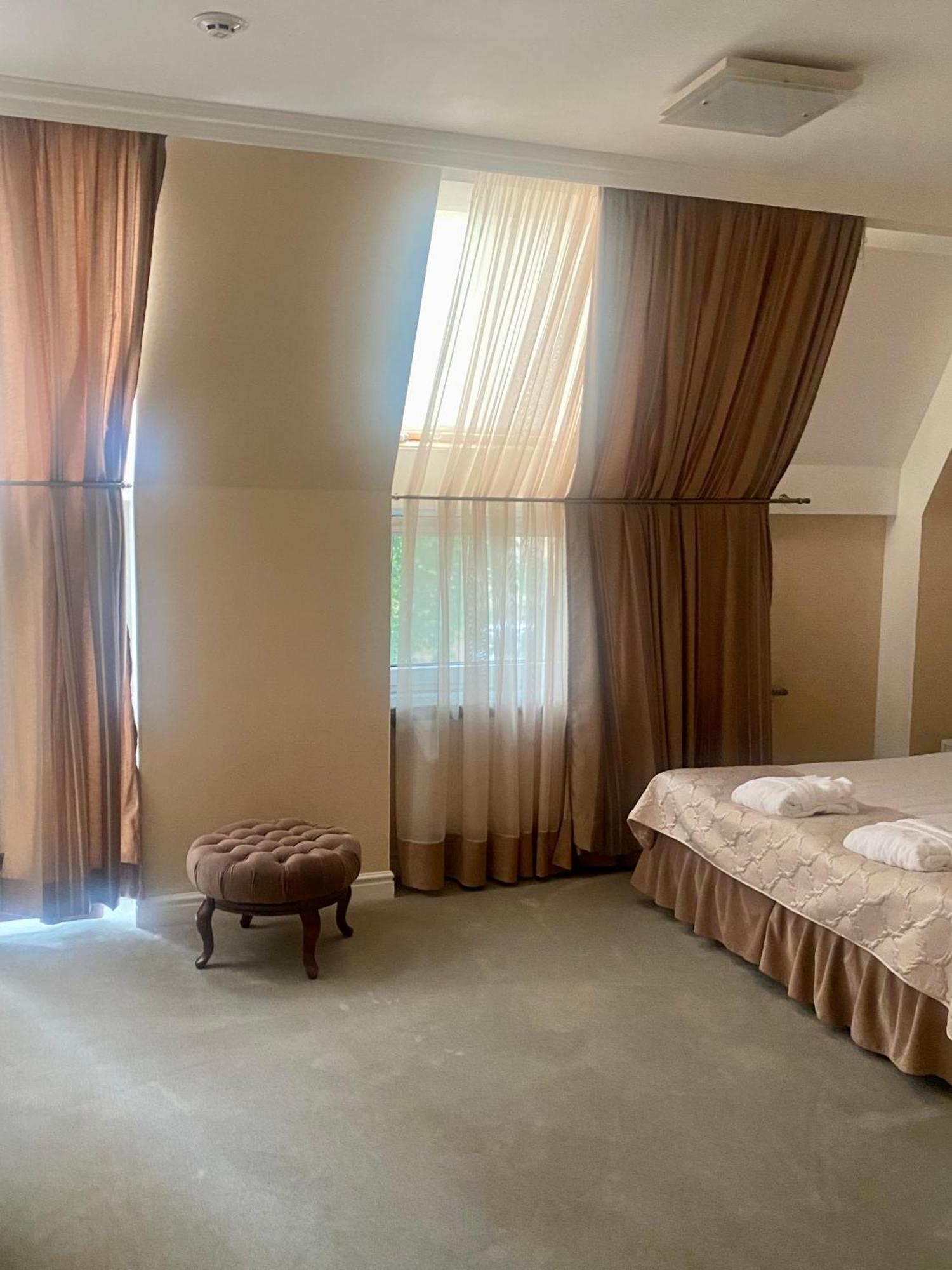 Boutique Hotel Deluxe Kamianets-Podilskyi Ngoại thất bức ảnh