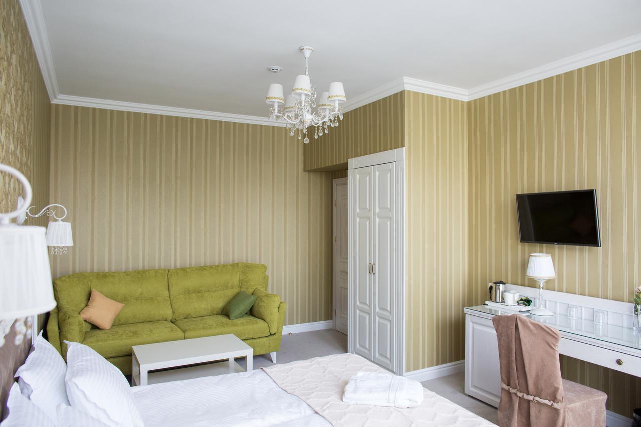 Boutique Hotel Deluxe Kamianets-Podilskyi Ngoại thất bức ảnh