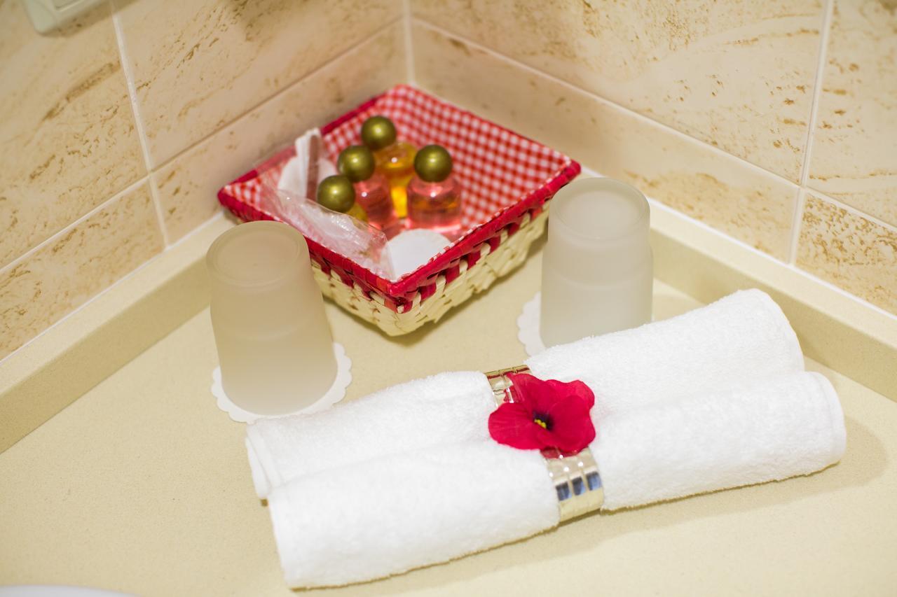 Boutique Hotel Deluxe Kamianets-Podilskyi Ngoại thất bức ảnh