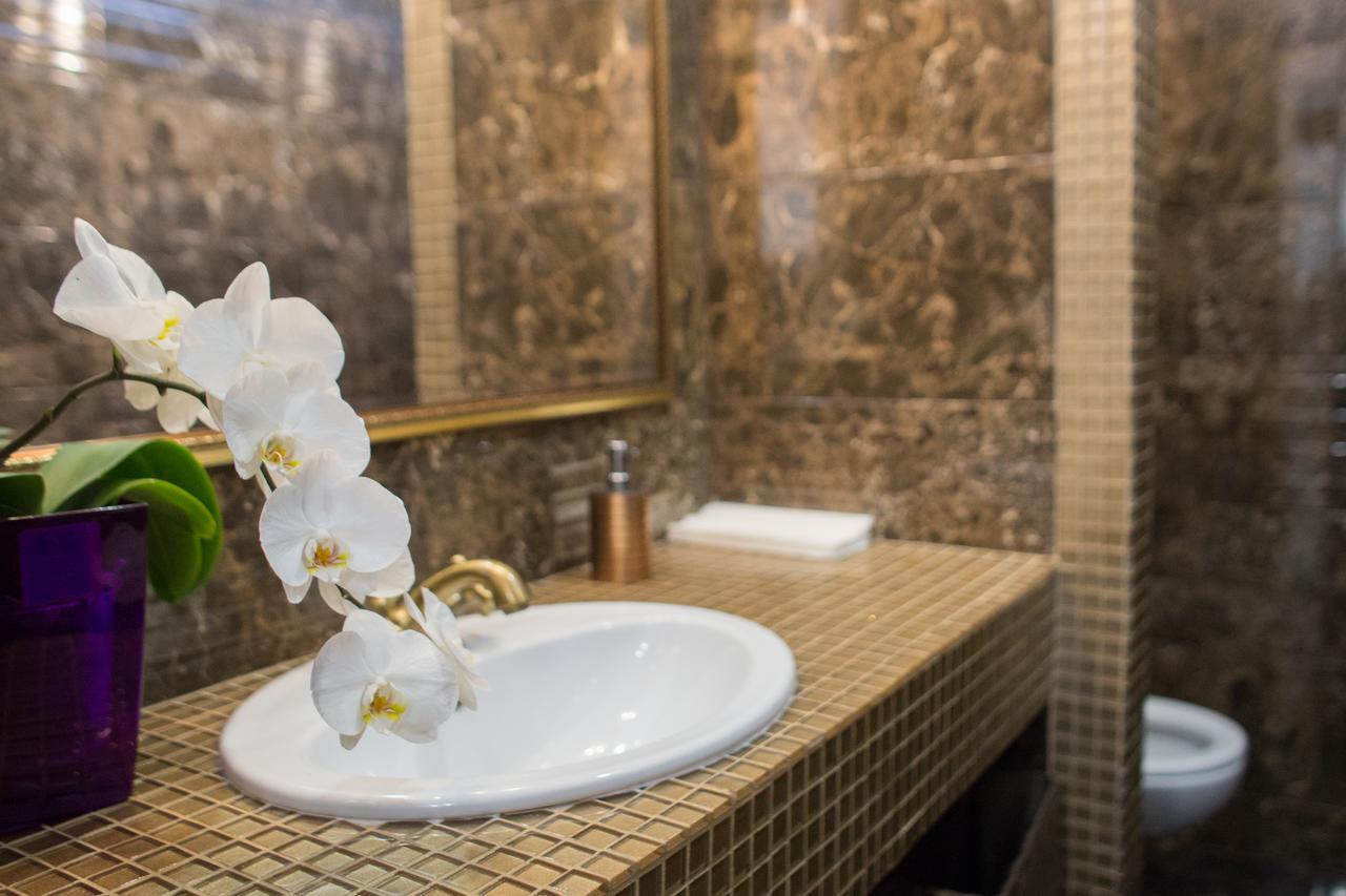 Boutique Hotel Deluxe Kamianets-Podilskyi Ngoại thất bức ảnh