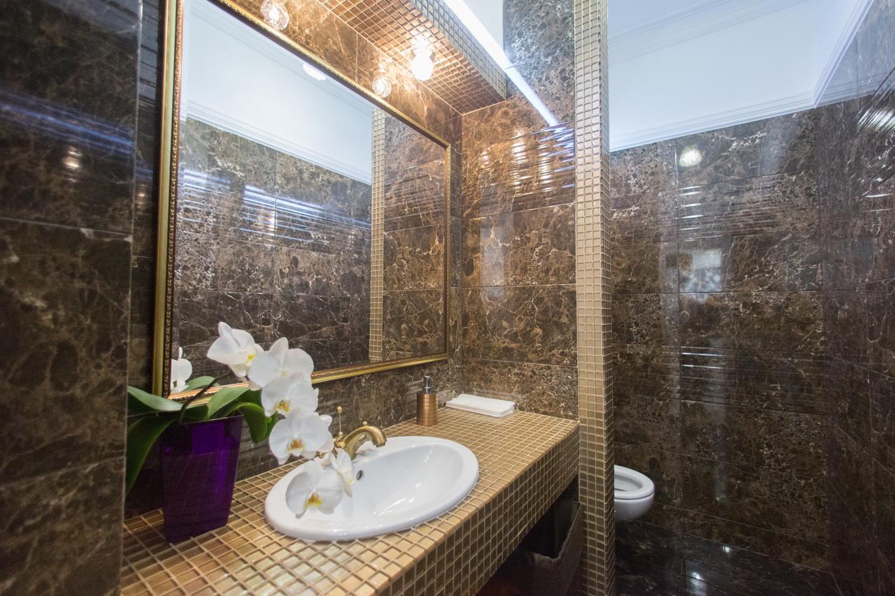 Boutique Hotel Deluxe Kamianets-Podilskyi Ngoại thất bức ảnh