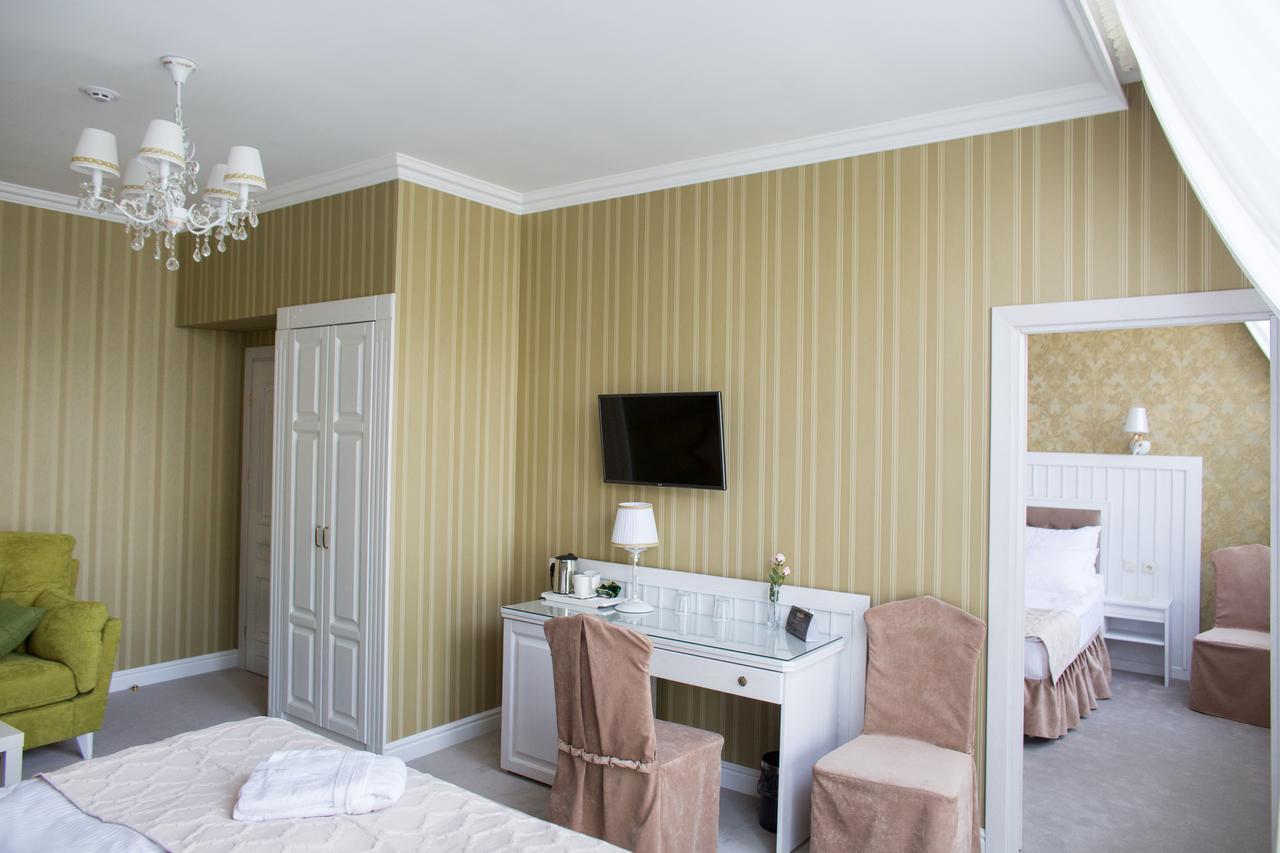 Boutique Hotel Deluxe Kamianets-Podilskyi Ngoại thất bức ảnh